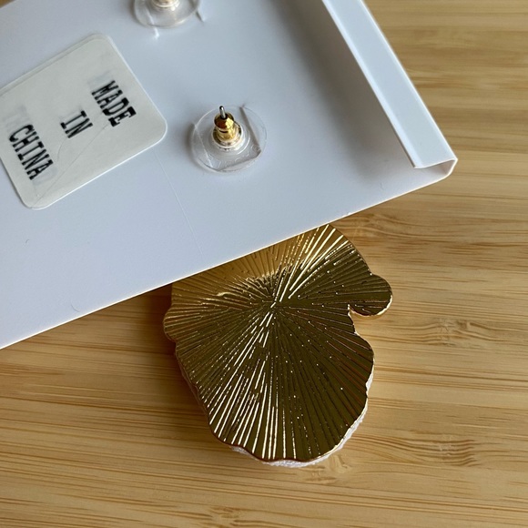 NWT BaubleBar Santa and Mrs Claus Christmas Holiday Drop Earrings - Picture 6 of 7